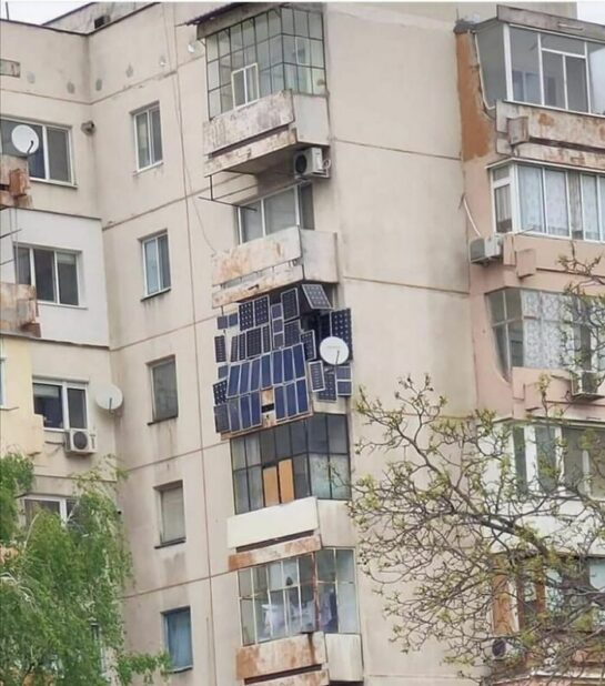 40 Hilarious Random Pics To Brighten Your Day And Distract You From ...