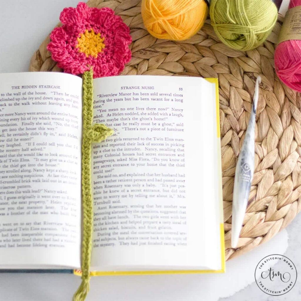 Summer Flower Bookmark – Free Crochet Pattern