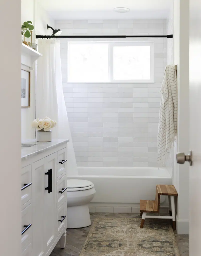 Soaking Tub Shower 