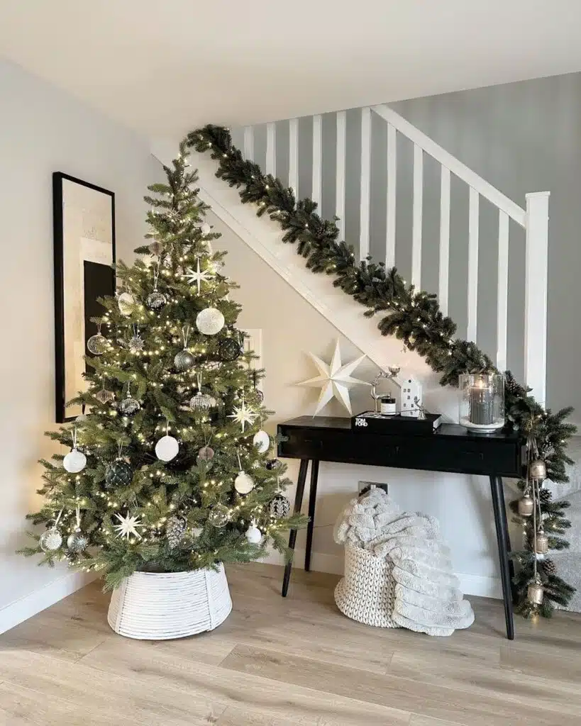 Christmas Entryway Table Decor 