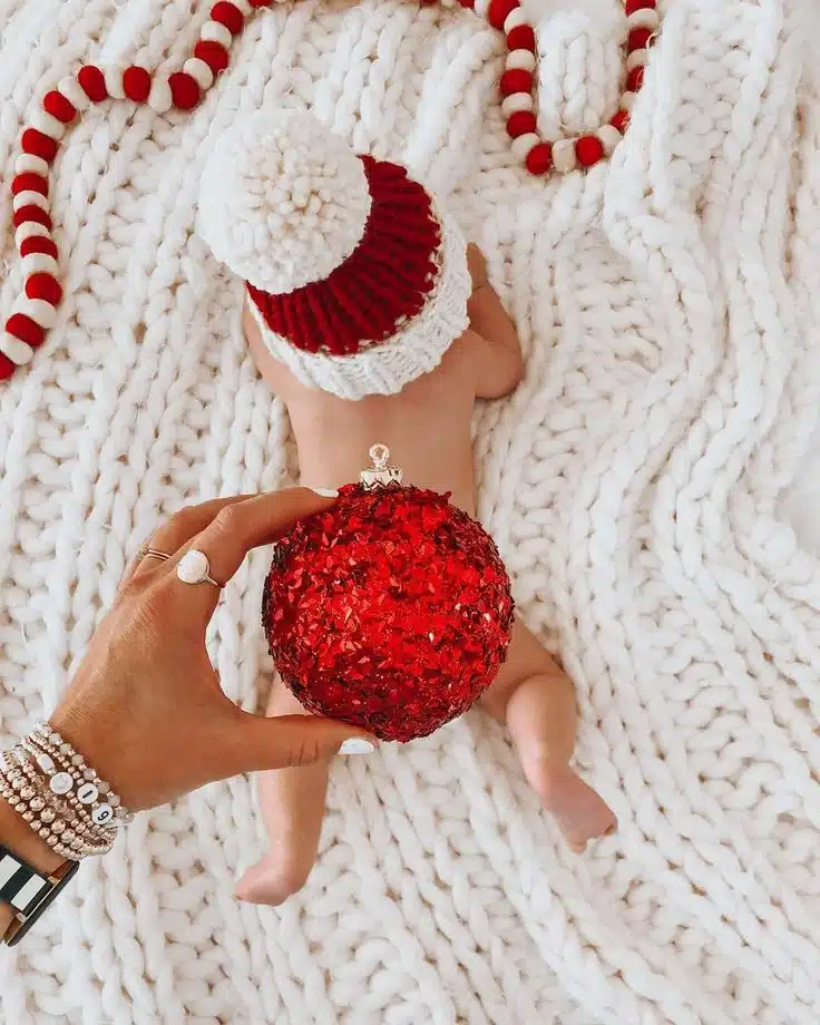 Adorable Christmas Baby Photoshoot Ideas to Capture the Holiday Spirit