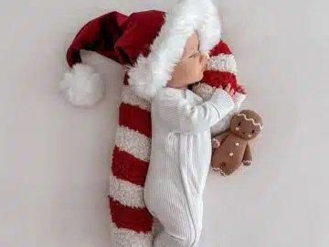 Adorable Christmas Baby Photoshoot Ideas to Capture the Holiday Spirit