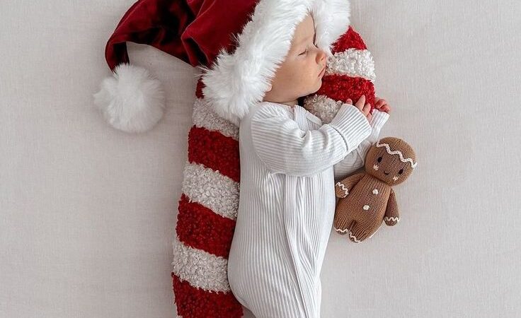 Adorable Christmas Baby Photoshoot Ideas to Capture the Holiday Spirit