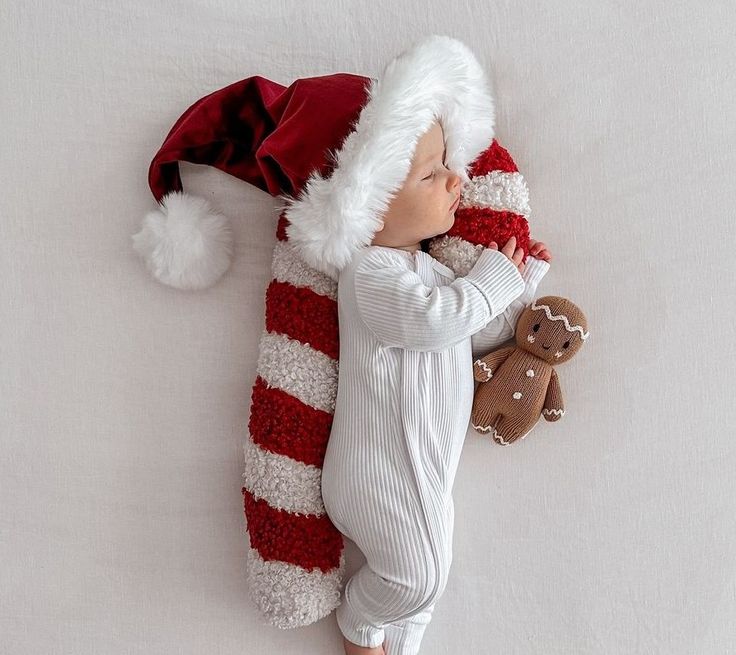 Adorable Christmas Baby Photoshoot Ideas to Capture the Holiday Spirit