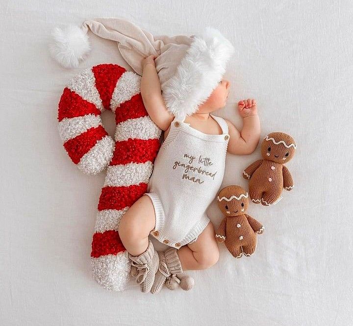 Adorable Christmas Baby Photoshoot Ideas to Capture the Holiday Spirit