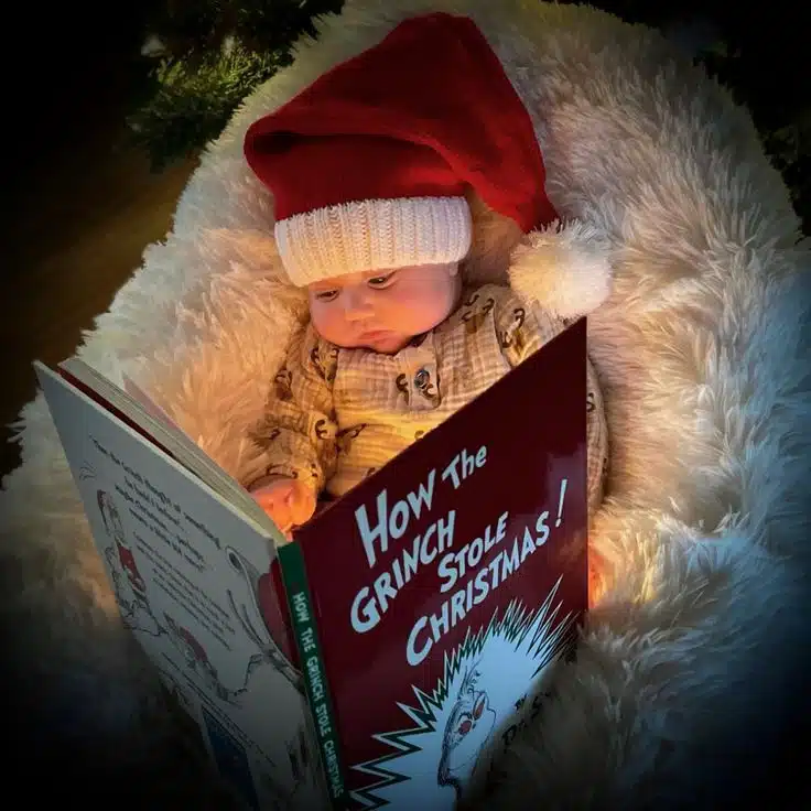 Adorable Christmas Baby Photoshoot Ideas to Capture the Holiday Spirit