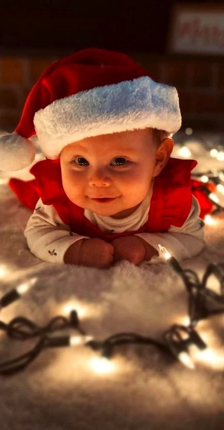 Adorable Christmas Baby Photoshoot Ideas to Capture the Holiday Spirit