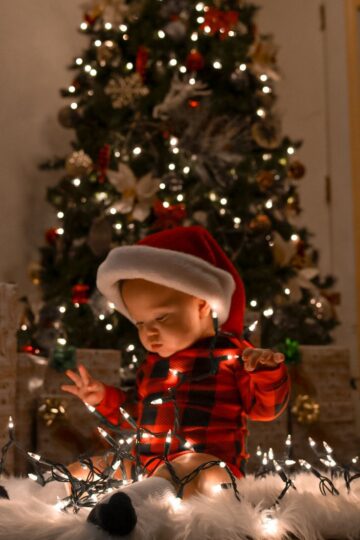 Adorable christmas baby photos