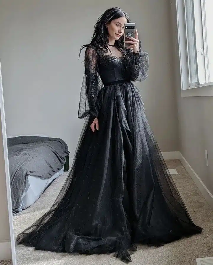 Dark Gothic Wedding Dress Inspo