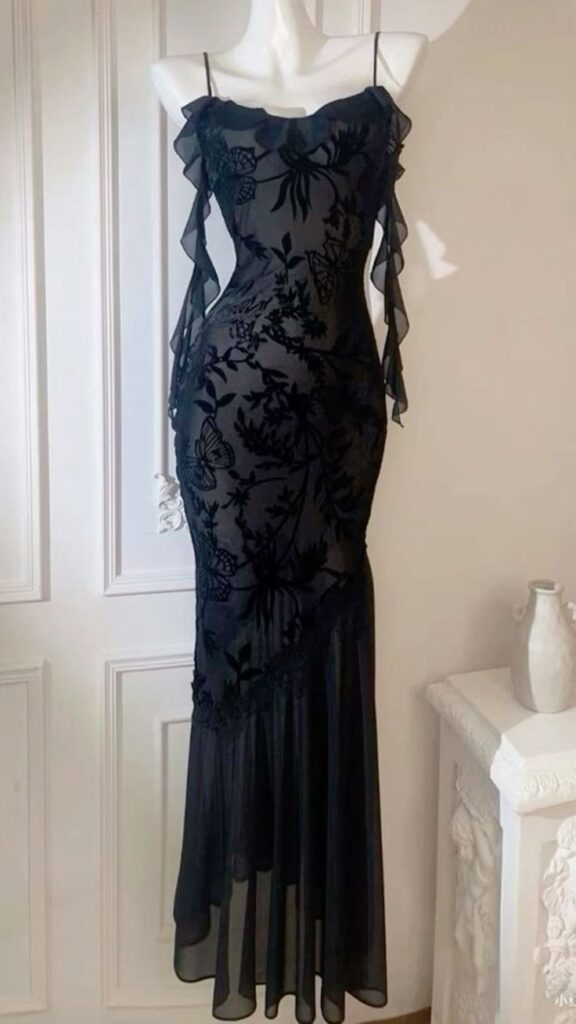 Dark Gothic Wedding Dress Inspo