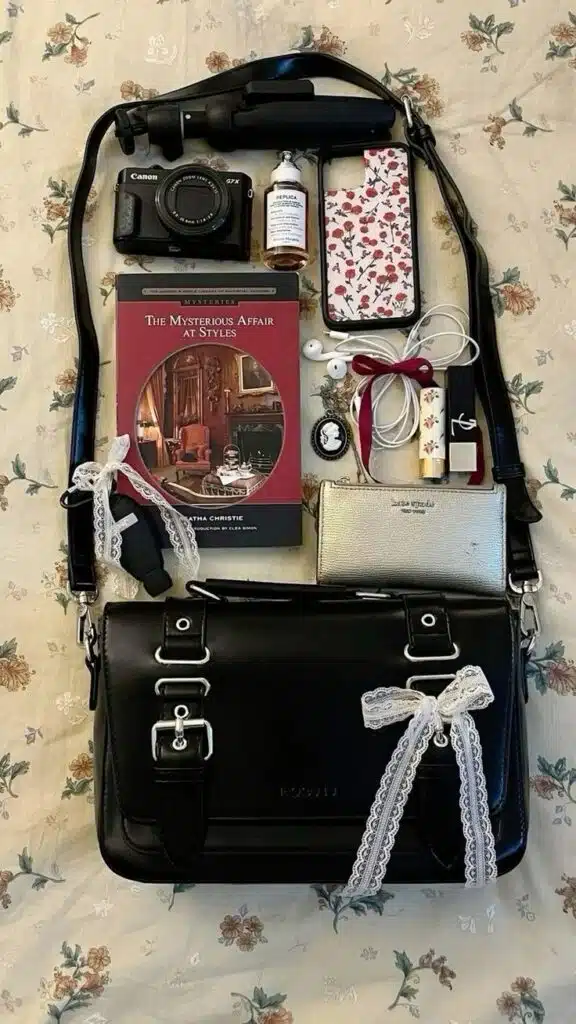 Inside My Bag A Fun Look at My Everyday Essentials