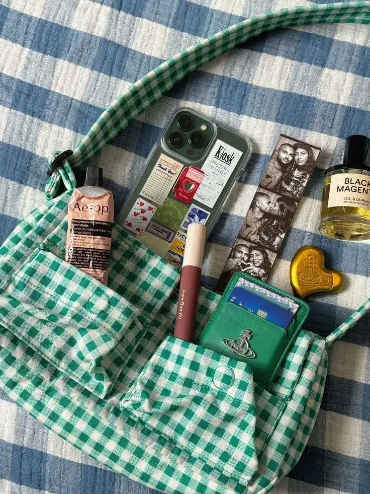 Inside My Bag A Fun Look at My Everyday Essentials