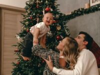 Sweet and Simple Christmas Baby Photoshoot Ideas for Your Little One