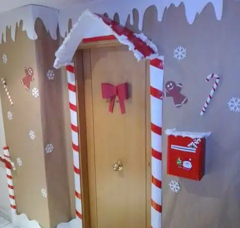 Creative Christmas Door Decoration Ideas to Spread Holiday Cheer