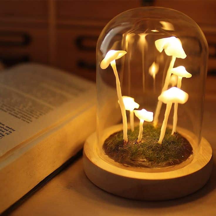 Bring Nature Indoors with These Elegant Flower Lamp Designs