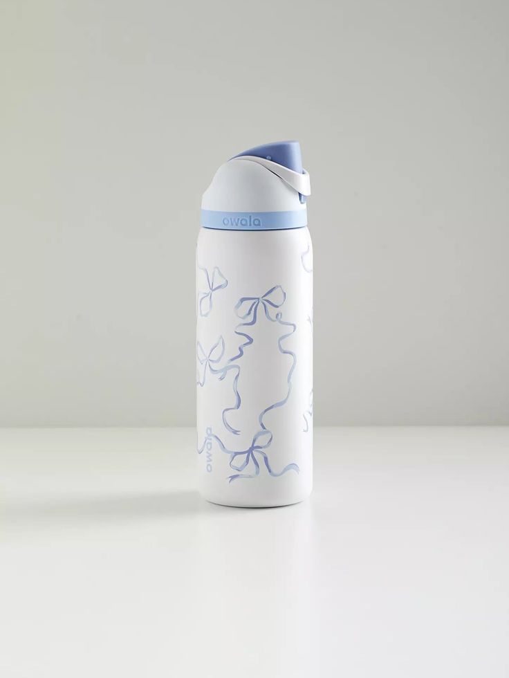 Stay Hydrated in Style The Trendiest Water Bottles You Need Right Now!