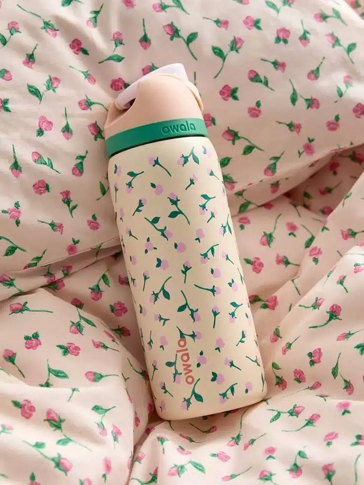 Stay Hydrated in Style The Trendiest Water Bottles You Need Right Now!