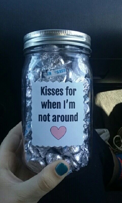 hersheys kisses jar for DIY valentine gifts for him