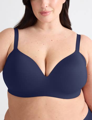 model wearing navy bra