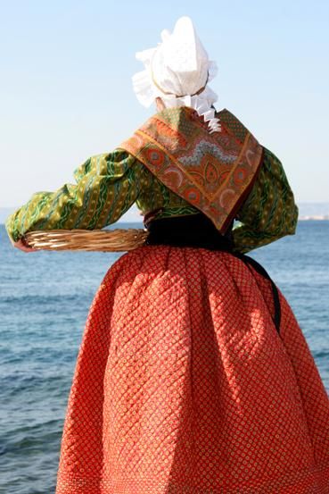 costume traditionnel provencal