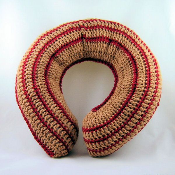 crochet travel neck pillow 2