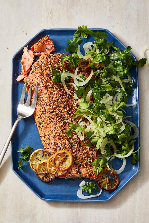 everything bagel crusted salmon on a blue plate