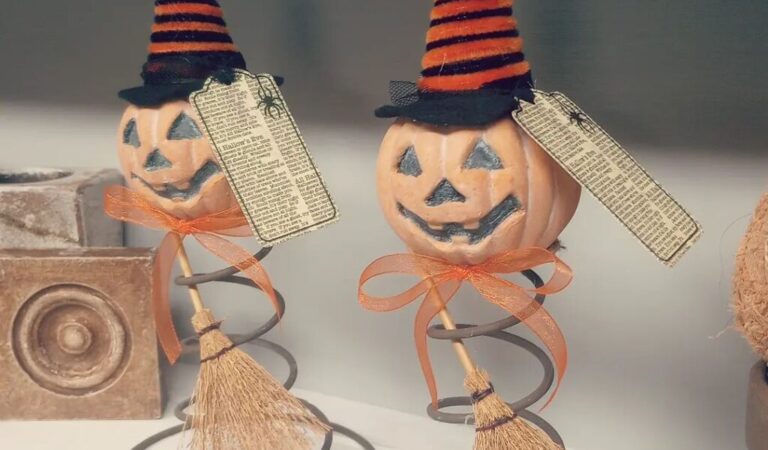 13 Bed Spring Craft Ideas That Turn Trash Into Rustic Home Decor