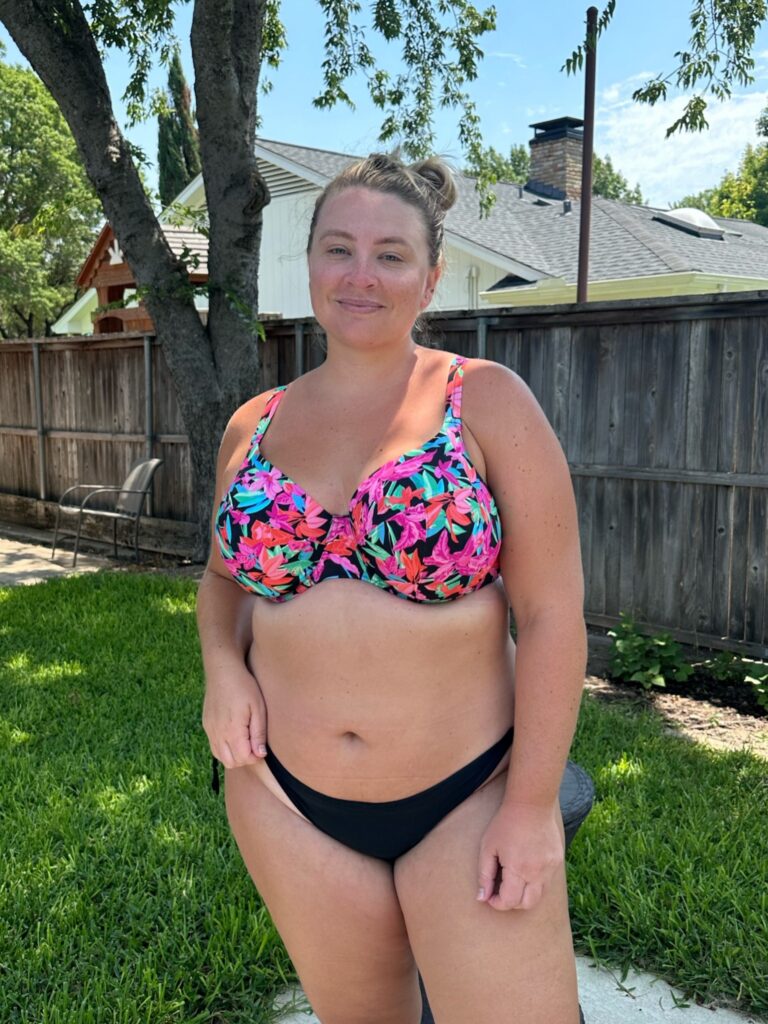 Women’s Floral Underwire Bikini Top with Adjustable Straps and Classic Black Bottoms, Two-Piece Swimsuit